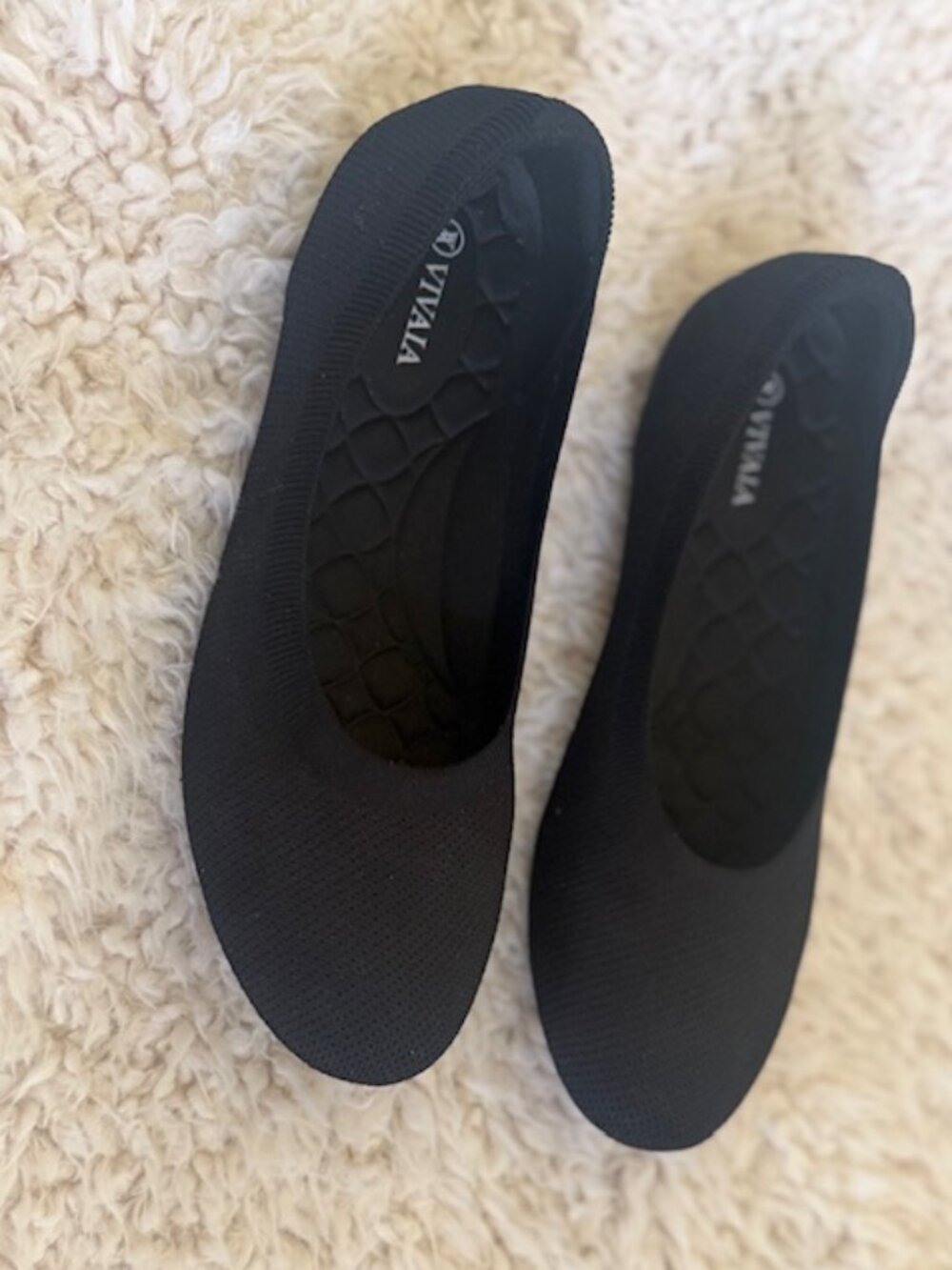 Vivaia Round-Toe Walking Flats. Size 11.5